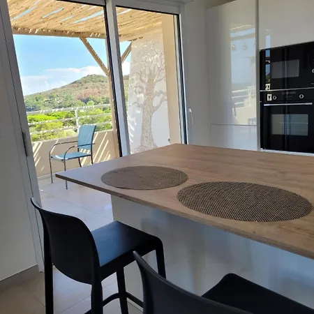 Apartment Beau T3 Dernier Etage Calme Vue A Pied 6 Pers Favone